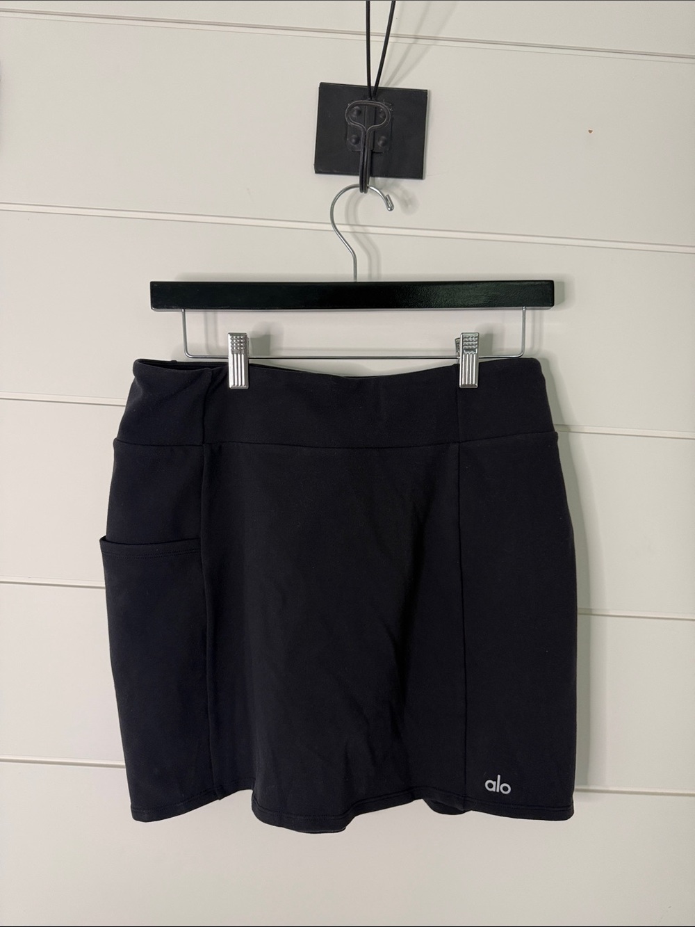 alo Airbrush high waist tennis skirt (built in shorts)